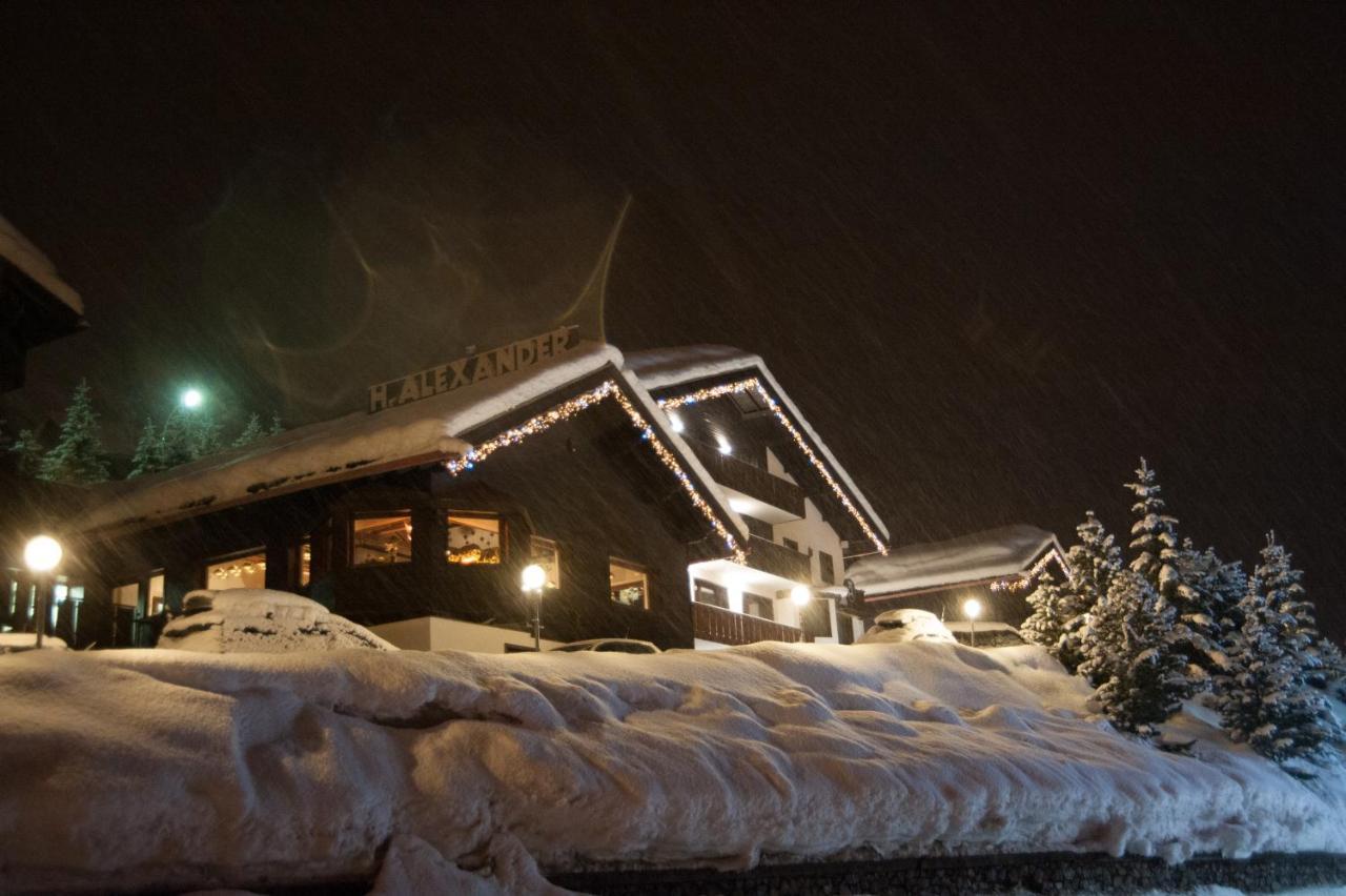 Alexander Charme Hotel リヴィーニョ エクステリア 写真