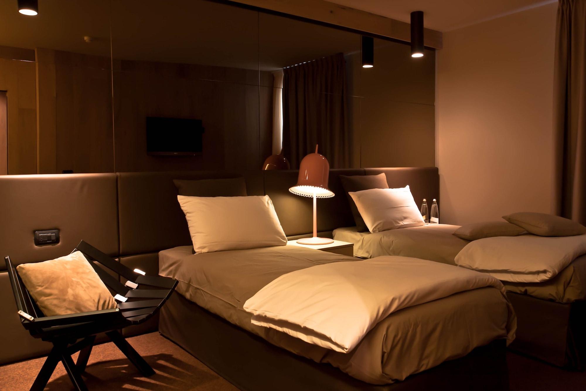 Alexander Charme Hotel リヴィーニョ エクステリア 写真
