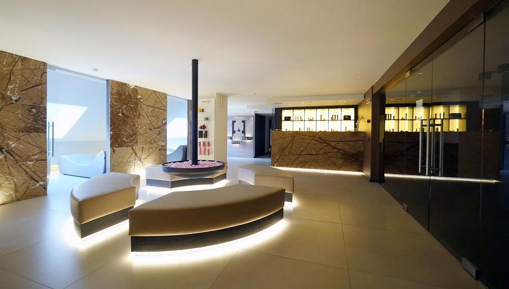 Alexander Charme Hotel リヴィーニョ エクステリア 写真